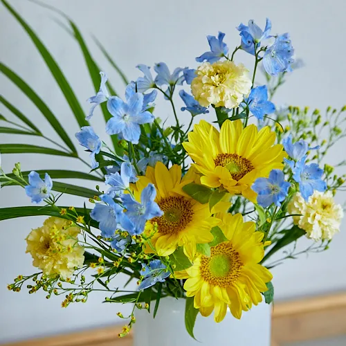 Season Flower ライトブルー×レモンイエローの花